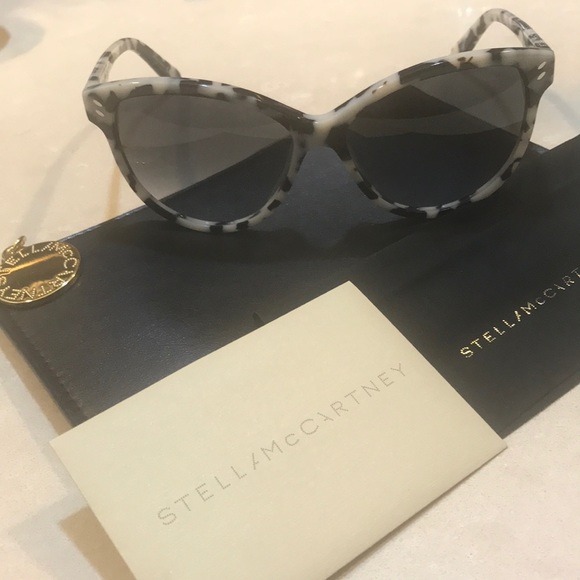 Gorgeous Stella McCartney sunglasses - Picture 1 of 4